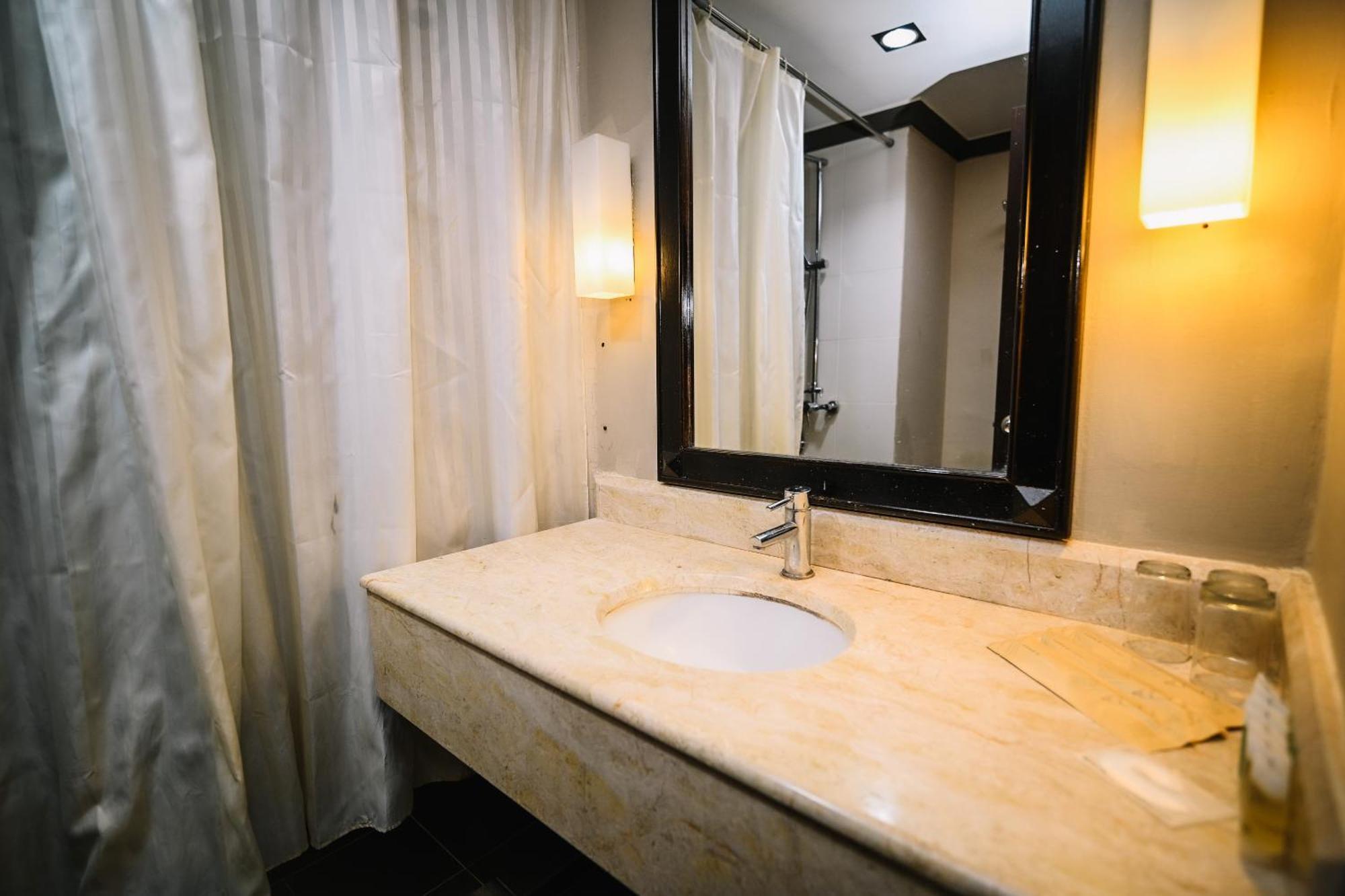 Kingston Hotel 9 - Jonker Street Malacca Екстер'єр фото